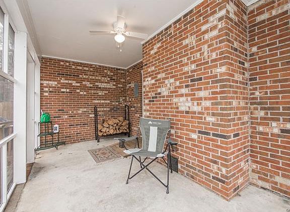 5th image of 18706 Stonewall Dr