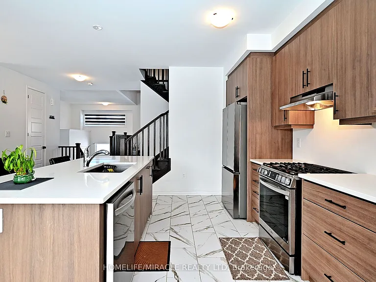 689 Mika St — Photo 21