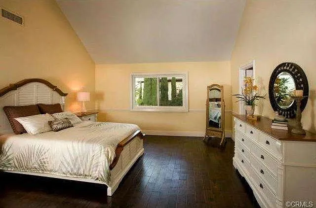 Upstairs large room - 25411 Gallup Cir