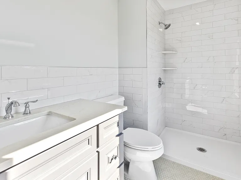 20 Underhill Dr — Photo 25