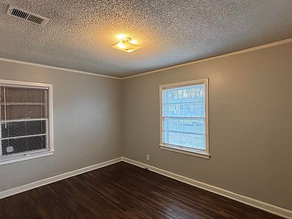 4th image of 1599 Hope St