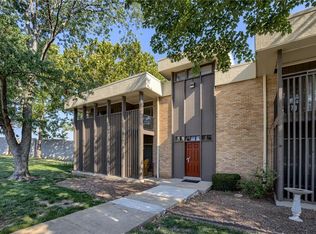 410 W 104th St APT C, Kansas City, MO 64114