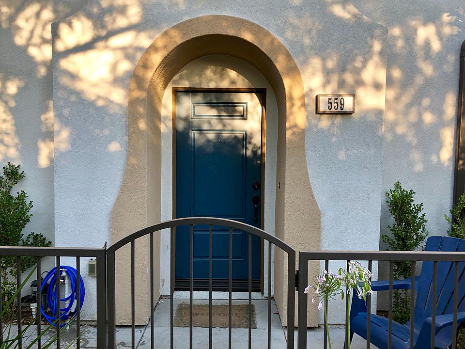1st image of 559 Calle Cielo