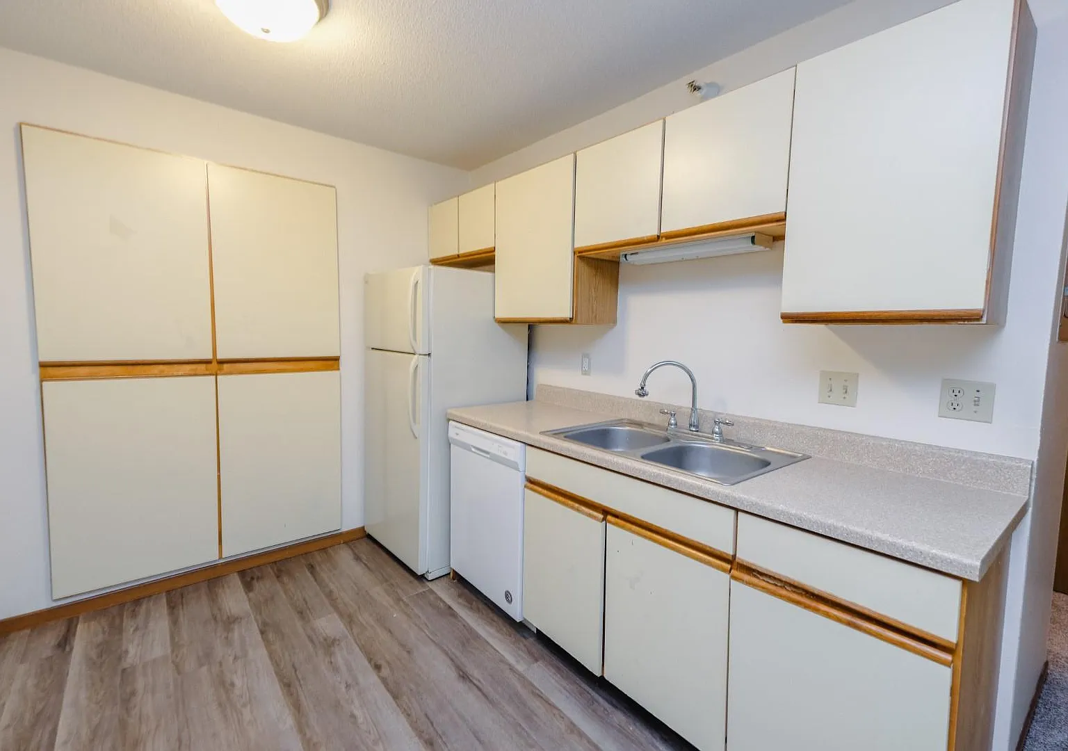 Parkside Apartments — Photo 4