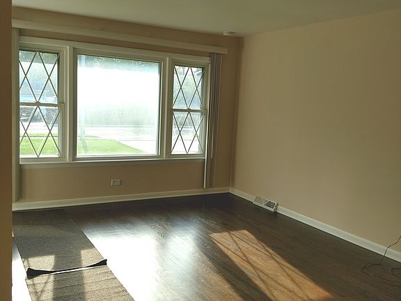 4th image of 615 N Roberta Ave