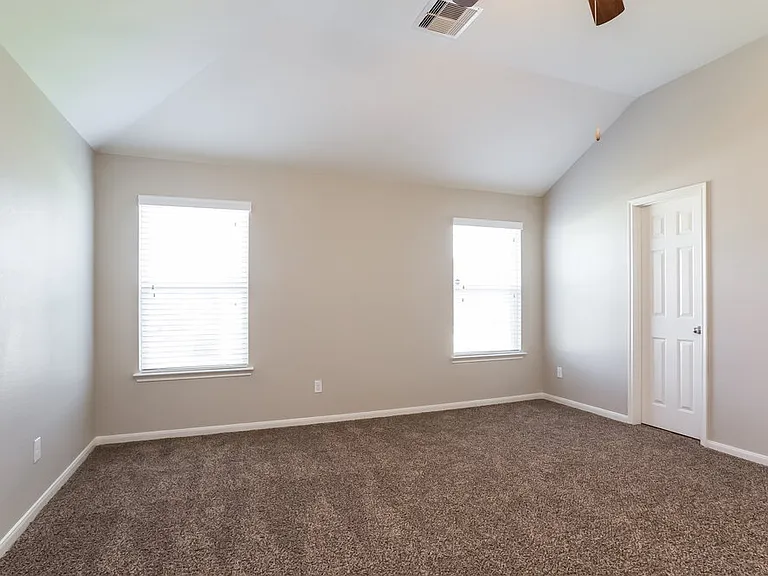 21818 Octavia Way — Photo 7