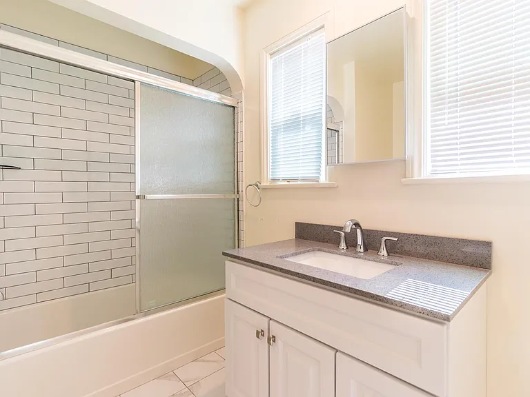 6341 Templeton St #F — Photo 10