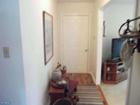 3rd image of 19 Cochran Dr
