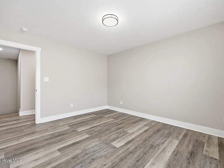 649 Abigail Taylor Dr #B — Photo 24