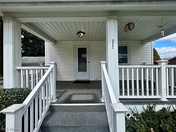 3rd image of 7441 Brookside St