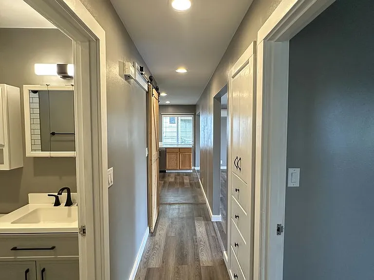 1816 Rockefeller Ave — Photo 13