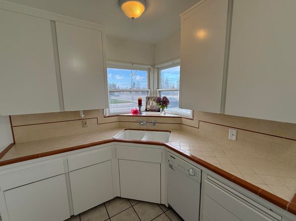 901 E Noble Avenue, Visalia, CA 93292