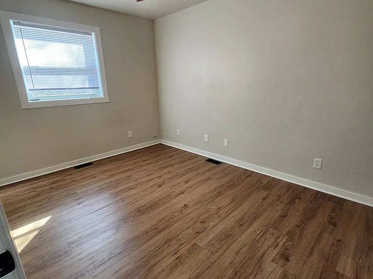 912 Oakcrest Dr #F — Photo 10