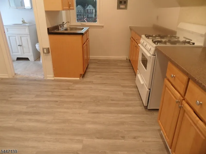 1 bed, 1.0 bath, $1,400 — Photo 4