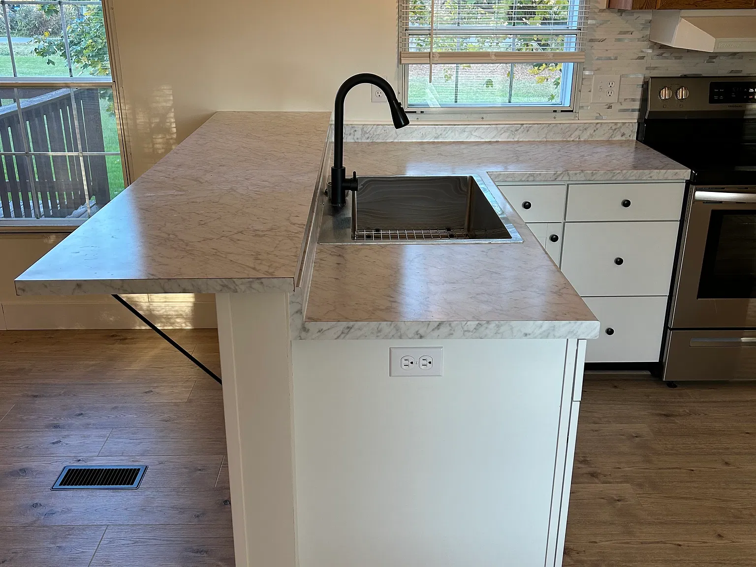 2 bed, 910 sqft, $1,275 — Photo 3