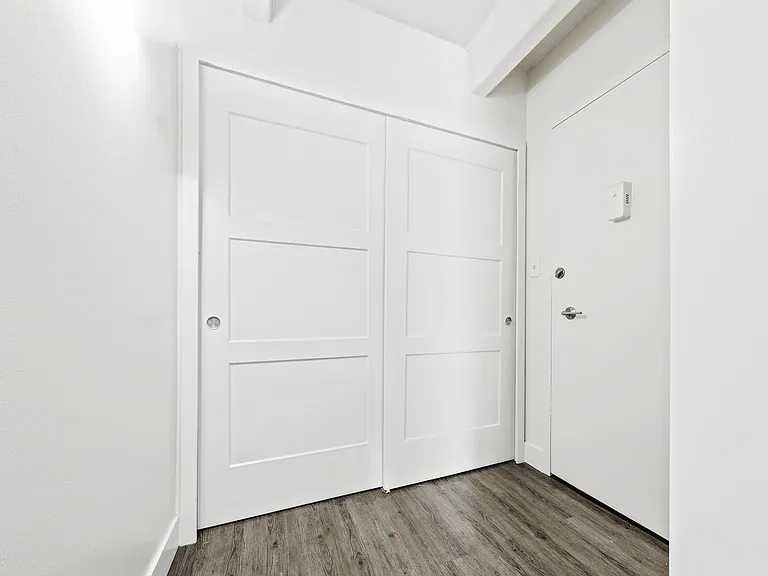 Luxe Tower apartments — Photo 62