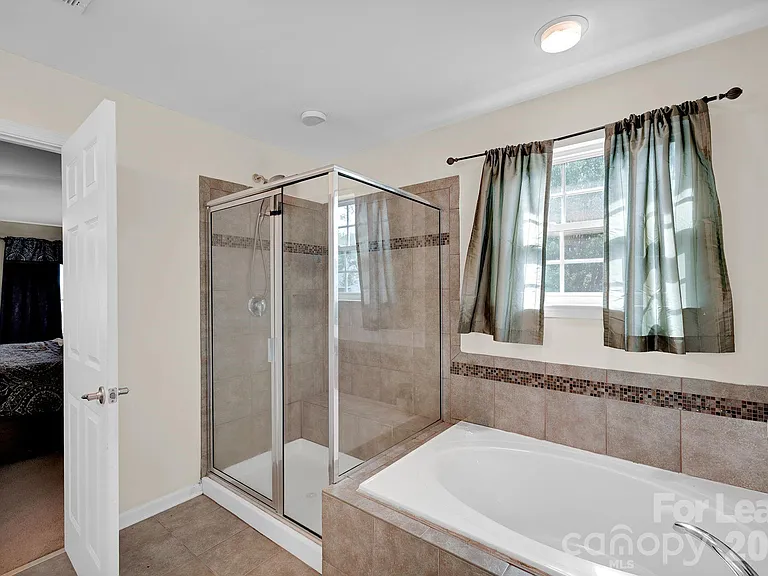 106 Ashton Dr — Photo 13