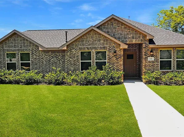 728 S 5th St, La Porte, TX 77571