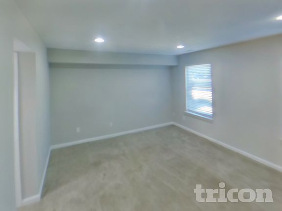 3rd image of 1277 Collier Ln