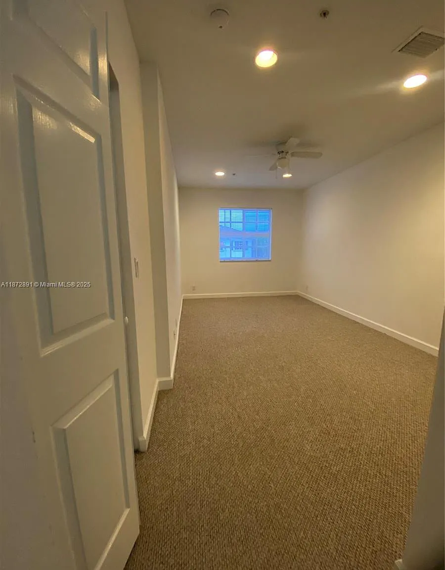 NW 14th Ct, Fort Lauderdale — Photo 2