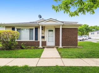 1036 Cove Dr #147-A, Prospect Heights, IL 60070