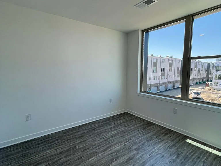 2001 Beach St #83 — Photo 7