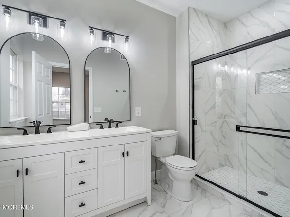 11 Henley Circle, Manchester, NJ 08759