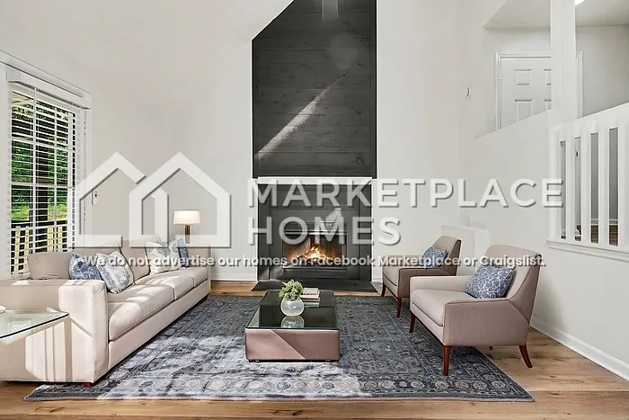 4 bed, 2.0 bath, 1800 sqft, $2,295 — Photo 2