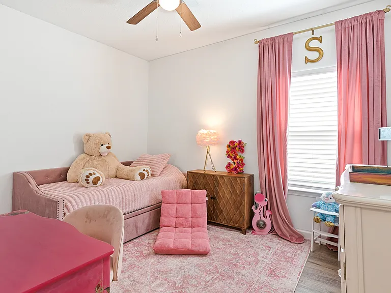 Guest Bedroom 1