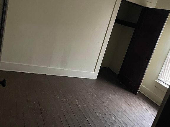 4th image of 564 Pine St