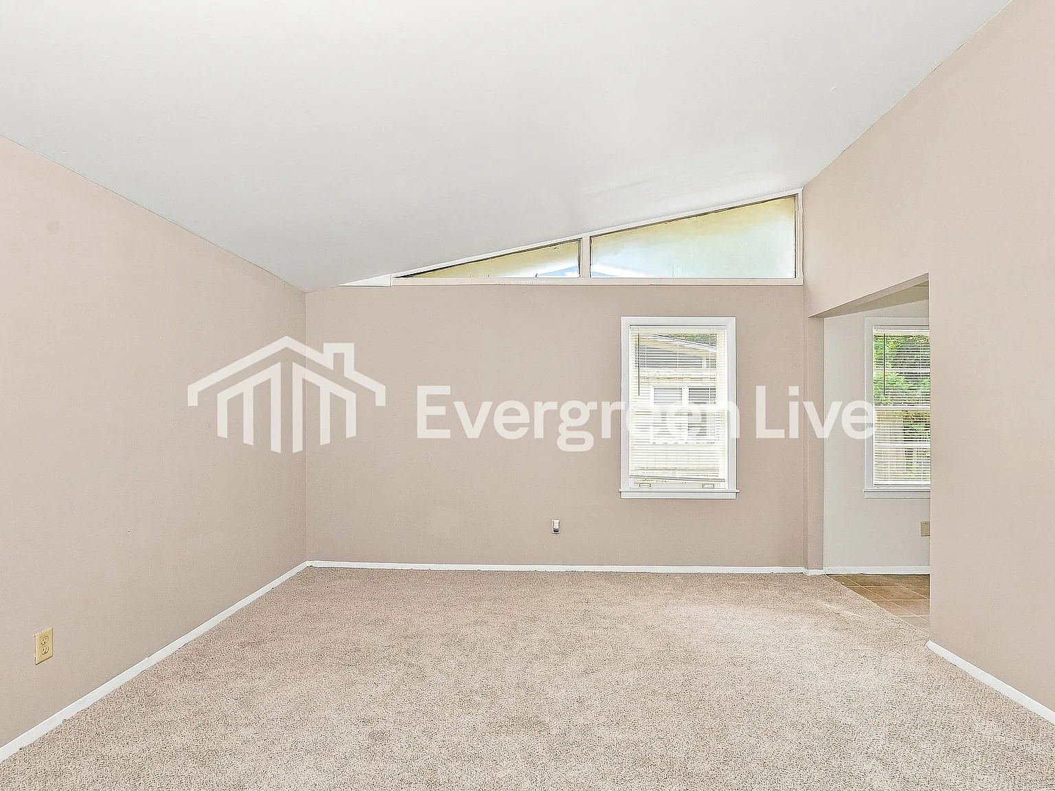 3 bed, 2.0 bath, 1404 sqft, $1,195 — Photo 3