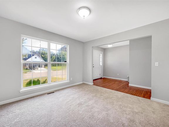 4th image of 443 Americana Cir