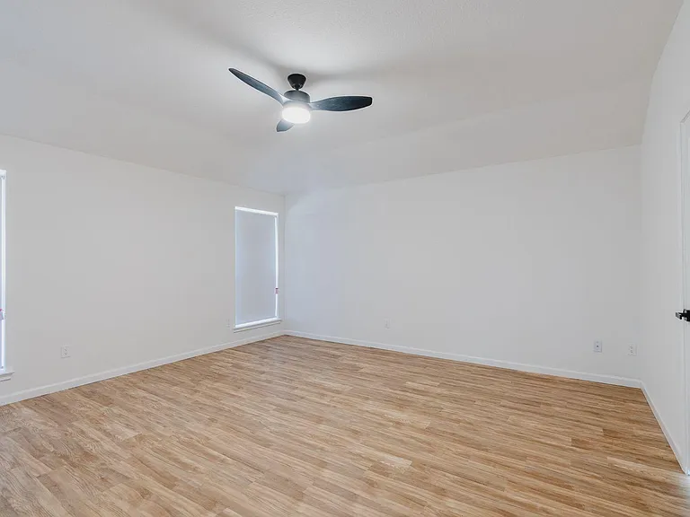 8805 Barton Creek Dr — Photo 16