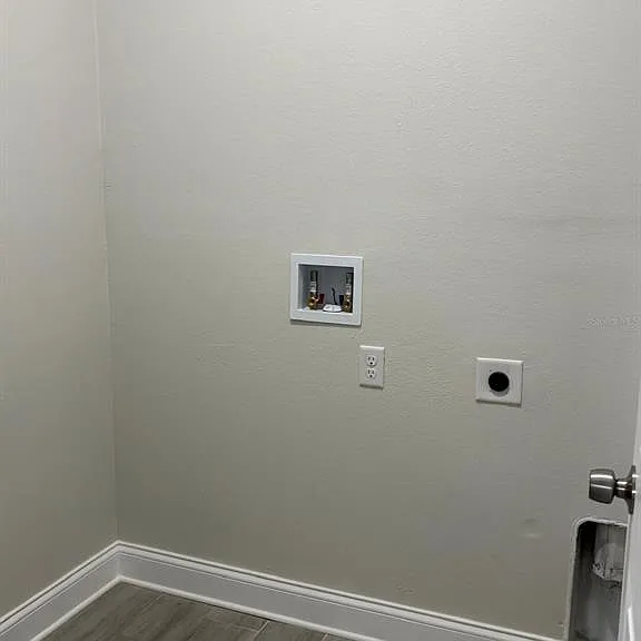 427 Madison Cir — Photo 18