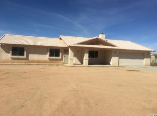14330 Iroquois Rd, Apple Valley, CA 92307