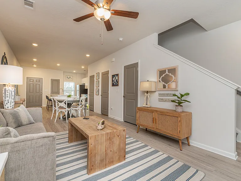 West Park Townhomes — Photo 7
