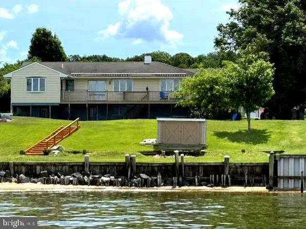 155 Edgewater Dr, Earleville, MD 21919