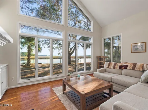 4 Broomfield Ln, Beaufort, SC 29907