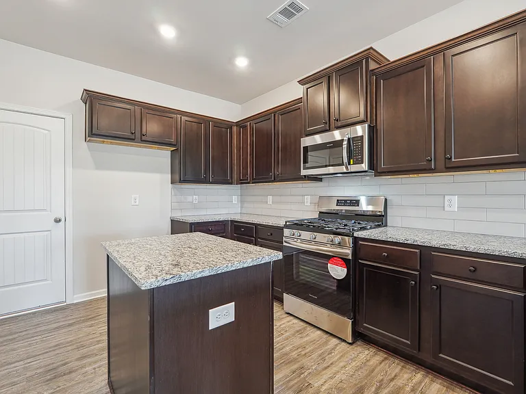 60 Briarwood Dr — Photo 13