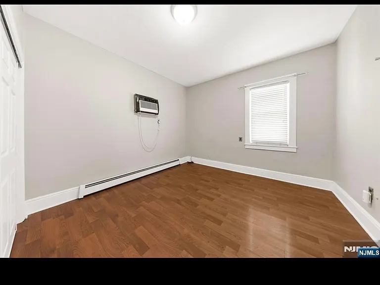 29 Pine St #2 — Photo 1