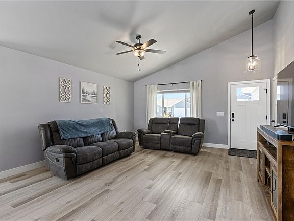 2nd image of 917 Ortega St