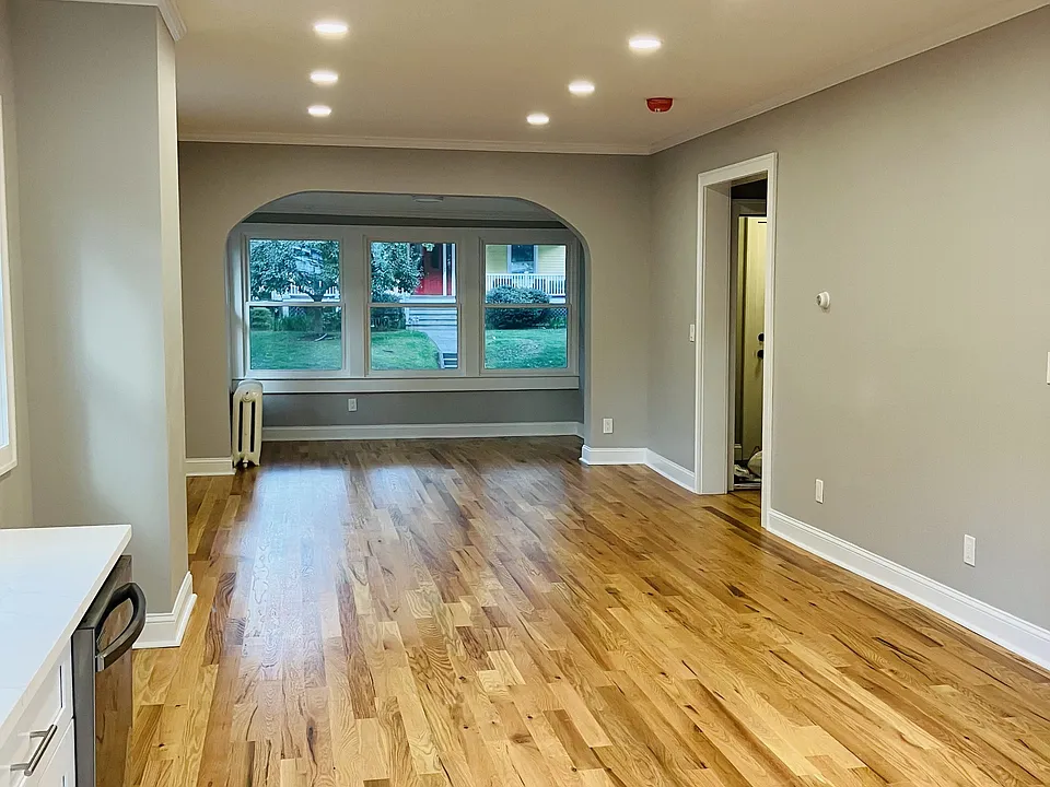 75 Waller Ave #2