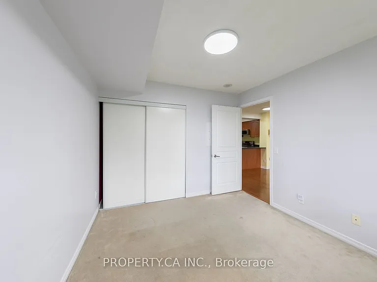 330 Red Maple Rd #214 — Photo 15