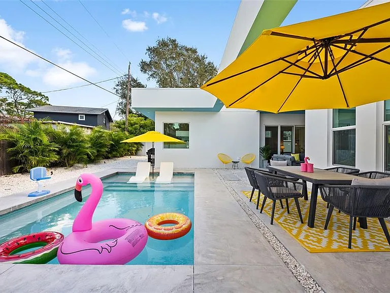 2375 Waldemere St — Photo 32