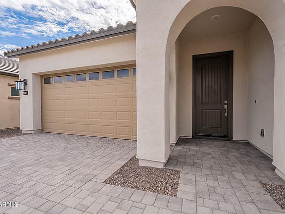 3rd image of 21365 W MEADOWBROOK Avenue