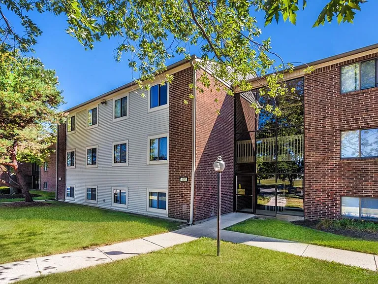 Oakbrook Village — Photo 47