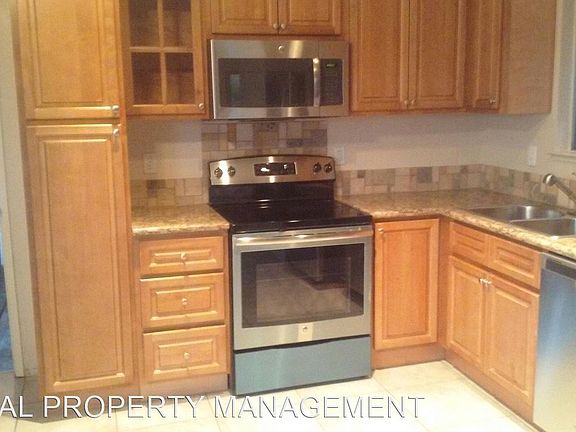 2nd image of 715 Glenburry Way
