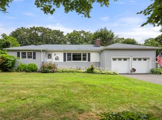 17 Valley Stream Dr, Danbury, CT 06811