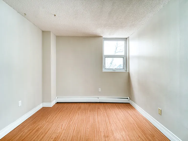 1157 Tower Rd — Photo 10