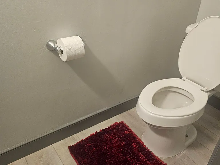 LIV Lakeview — Photo 18